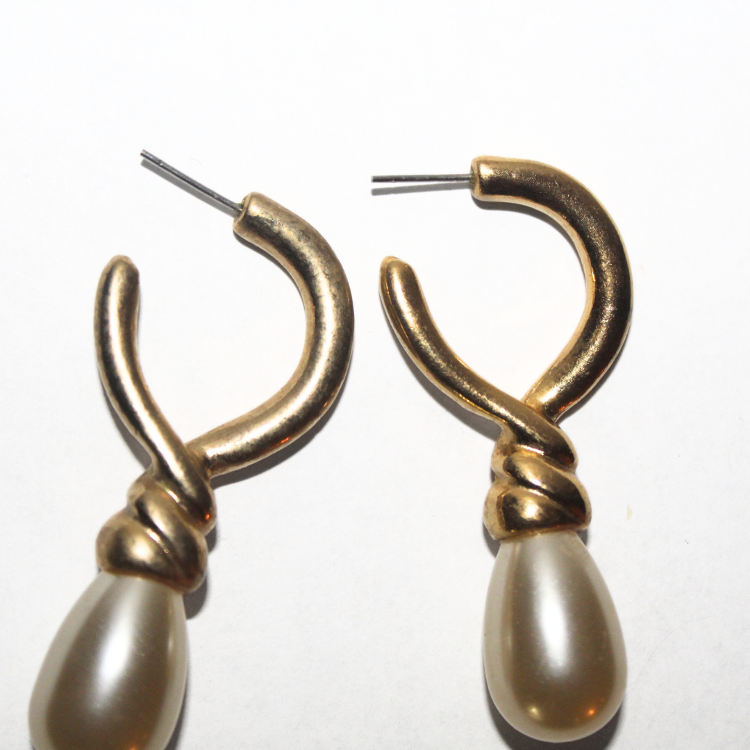 Gold Twist Pearl Earrings