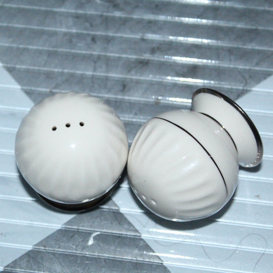 Flintridge China Salt and Pepper Shaker Set